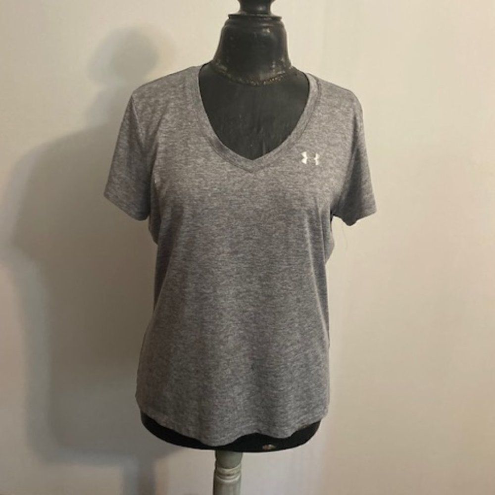 Under Armour Gray short sleeve V-neck t-shirt, size L